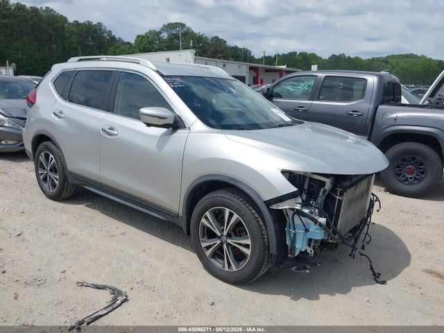 Salvage Nissan Rogue Image