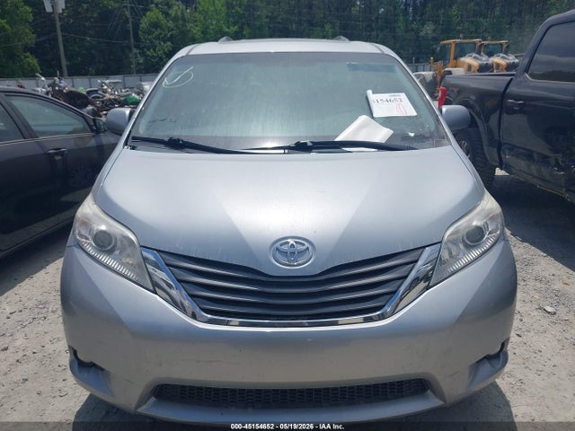 Toyota Sienna Xle V6 8 Passenger