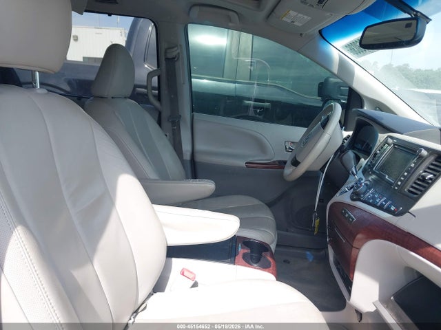 Toyota Sienna Xle V6 8 Passenger