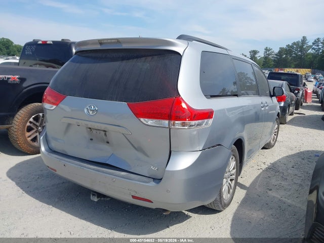 Toyota Sienna Xle V6 8 Passenger