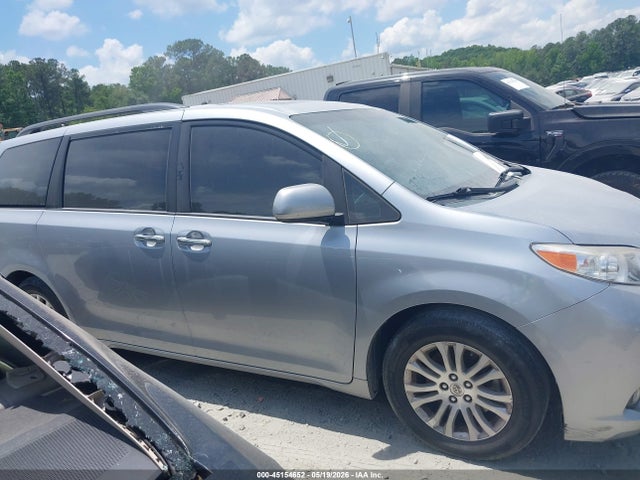 Toyota Sienna Xle V6 8 Passenger