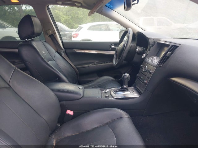 INFINITI G37 Journey