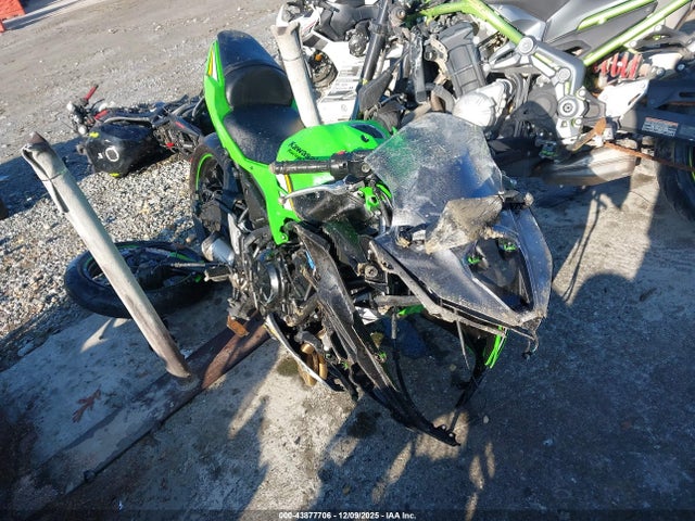 Salvage Kawasaki Ex650 Image
