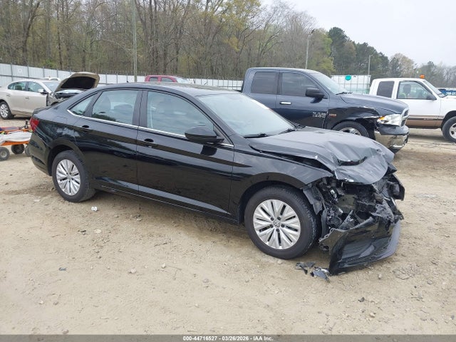Salvage Volkswagen Jetta Image