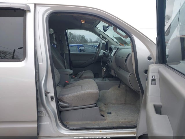 Nissan Frontier Sv