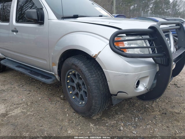 Nissan Frontier Sv