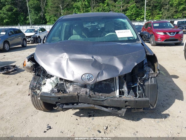 Toyota Sienna Xle V6 8 Passenger