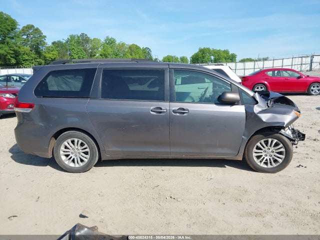 Toyota Sienna Xle V6 8 Passenger