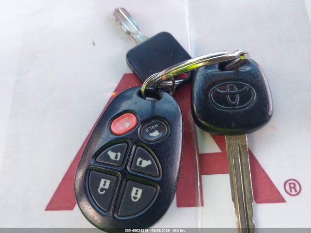 Toyota Sienna Xle V6 8 Passenger