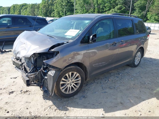 Toyota Sienna Xle V6 8 Passenger