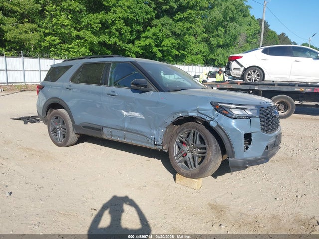 Salvage Ford Explorer Image