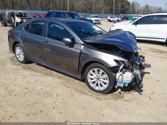 Salvage Toyota Camry Image