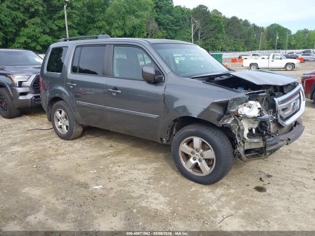 Salvage Honda Pilot Image