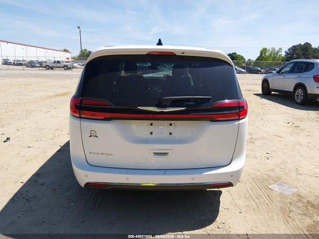 Chrysler Pacifica Touring L