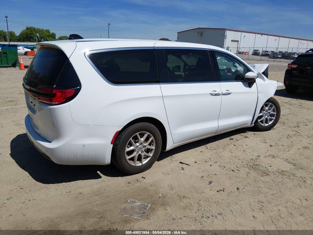 Chrysler Pacifica Touring L