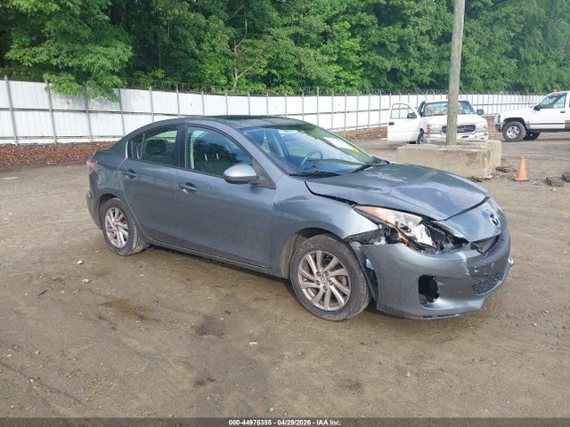 Salvage Mazda Mazda3 Image