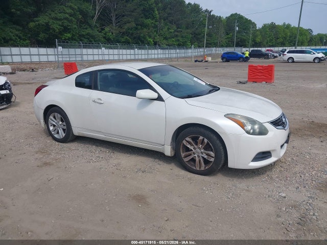 Salvage Nissan Altima Image