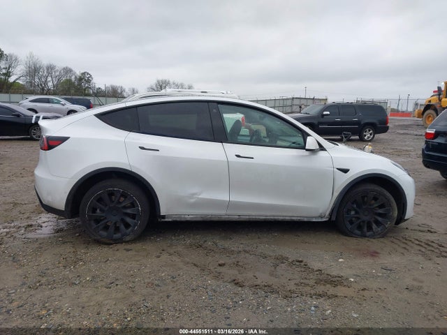 Tesla Model Y Long Range Dual Motor All-wheel Drive