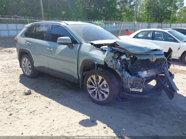 Salvage Toyota RAV4 Image