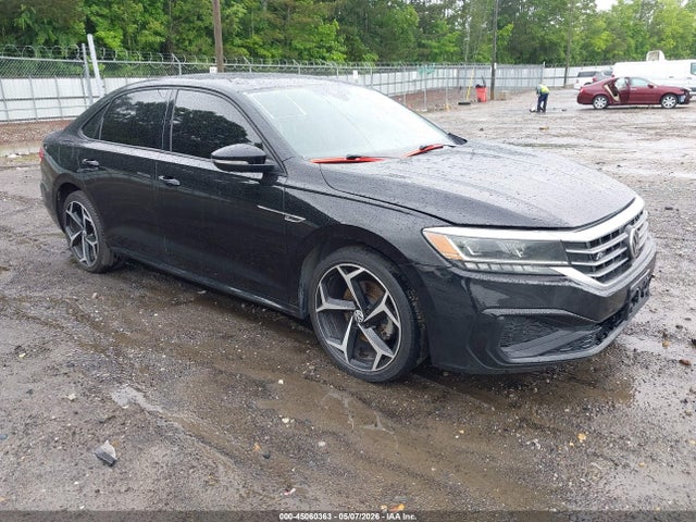 Salvage Volkswagen Passat Image