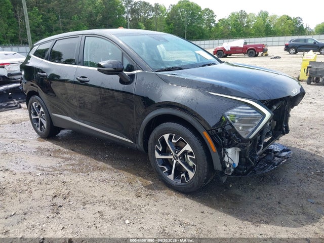 Salvage Kia Sportage Image