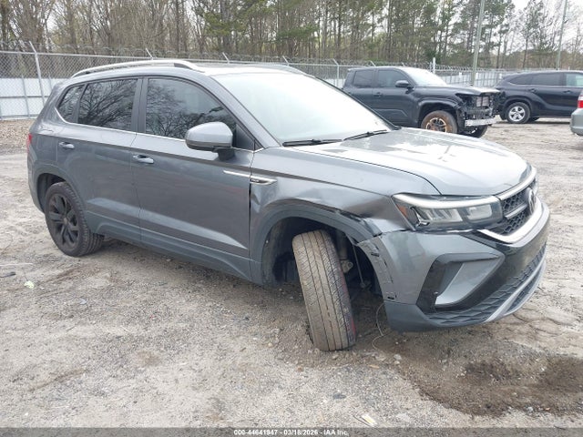 Salvage Volkswagen Taos Image
