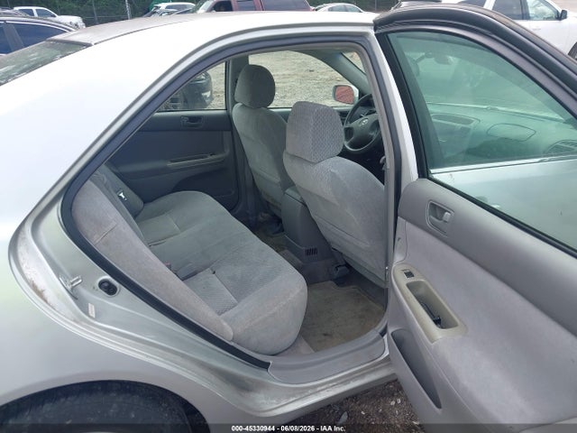 Toyota Camry Le V6