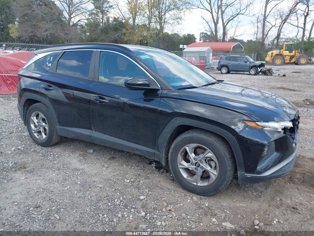 Salvage Hyundai TUCSON Image