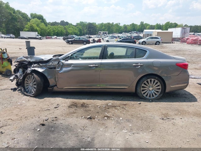 Kia K900 Premium
