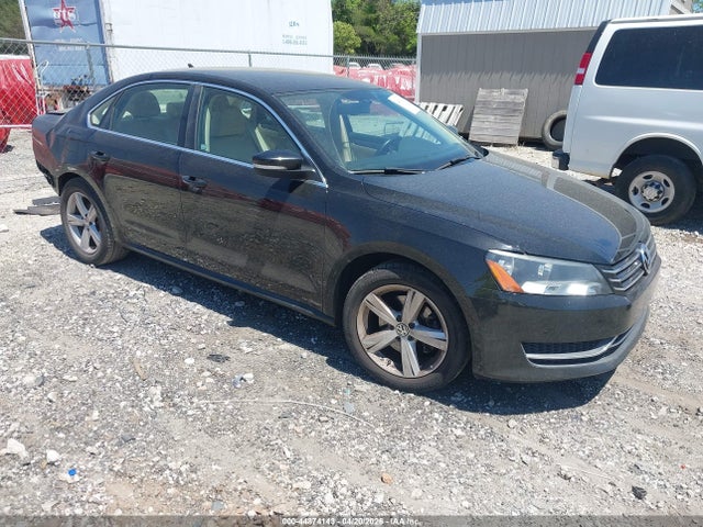 Salvage Volkswagen Passat Image