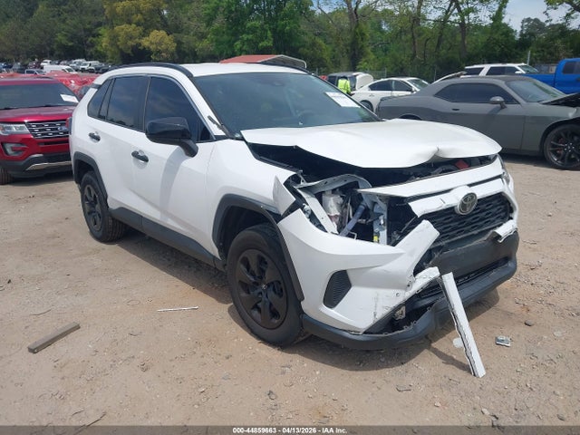 Salvage Toyota RAV4 Image