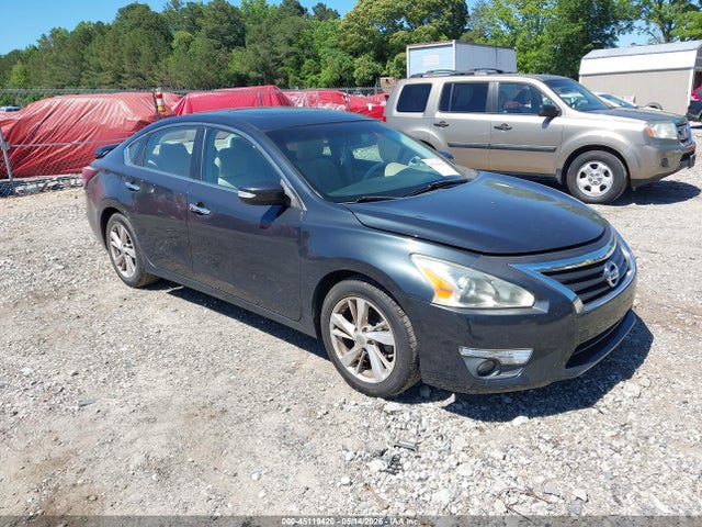 Salvage Nissan Altima Image