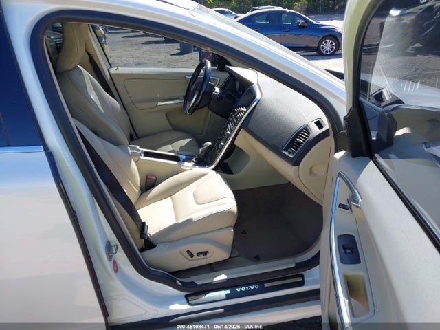 Volvo XC60 T5 Premier Plus