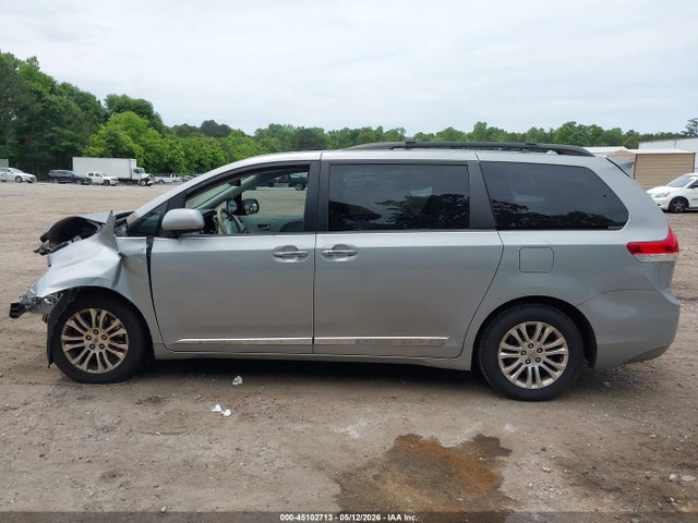 Toyota Sienna Xle V6 8 Passenger
