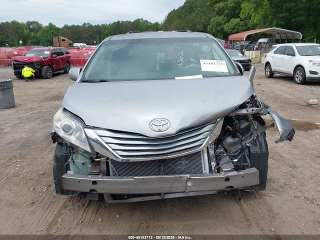 Toyota Sienna Xle V6 8 Passenger