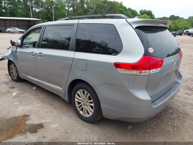 Toyota Sienna Xle V6 8 Passenger