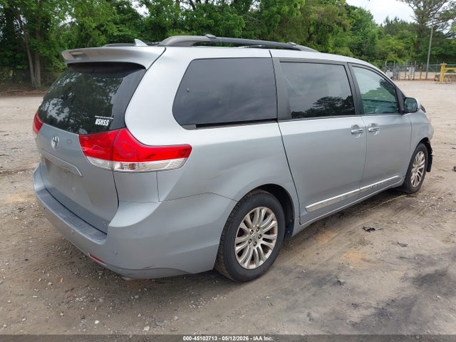 Toyota Sienna Xle V6 8 Passenger