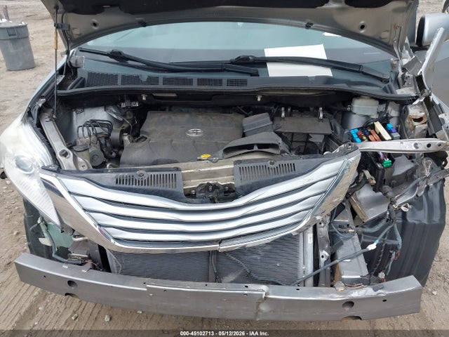 Toyota Sienna Xle V6 8 Passenger