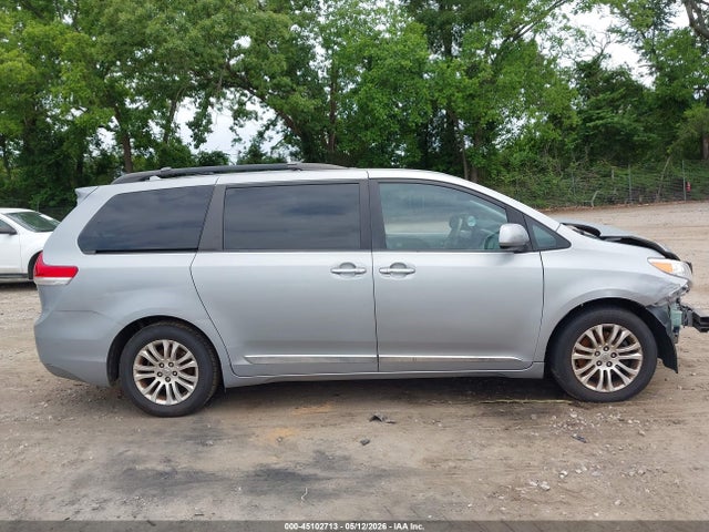 Toyota Sienna Xle V6 8 Passenger