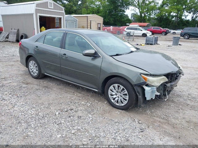 Salvage Toyota Camry Image