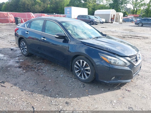 Salvage Nissan Altima Image
