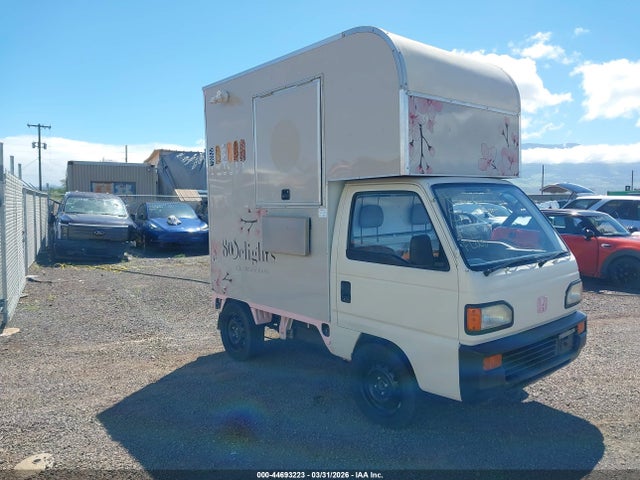 Salvage Honda Acty Image