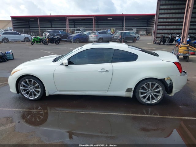 INFINITI G37 Journey