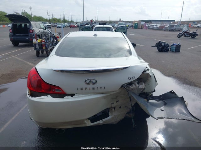 INFINITI G37 Journey