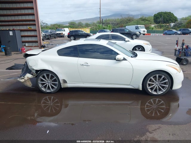 INFINITI G37 Journey