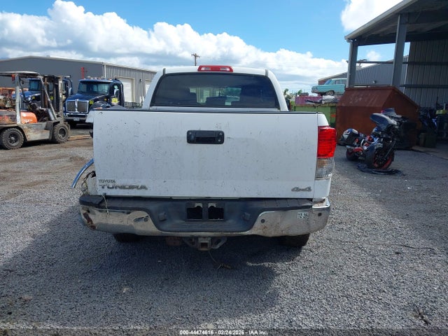 Toyota Tundra Sr5 5.7l V8