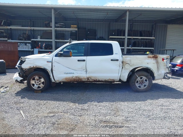 Toyota Tundra Sr5 5.7l V8