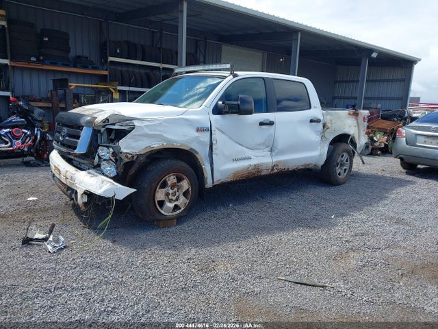 Toyota Tundra Sr5 5.7l V8