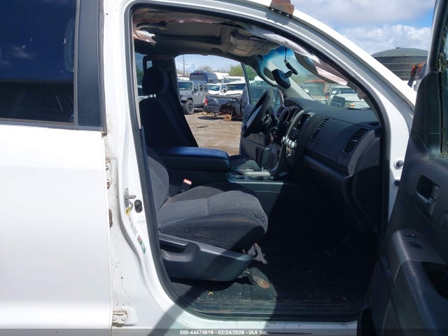Toyota Tundra Sr5 5.7l V8