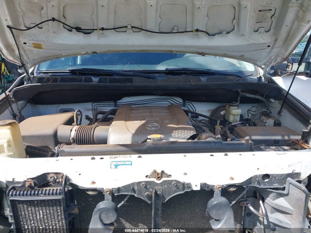 Toyota Tundra Sr5 5.7l V8
